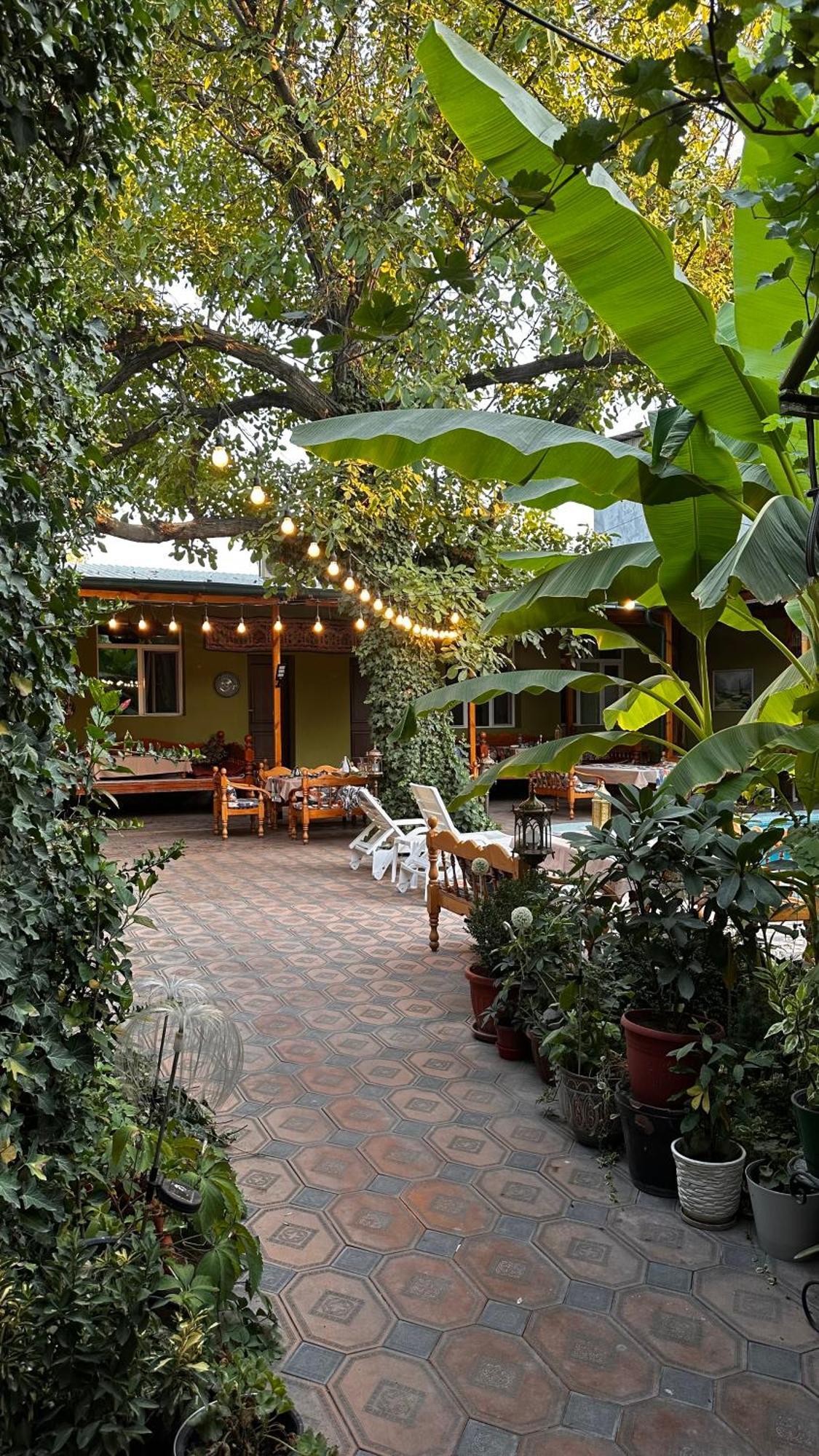 Green Yard Boutique Guesthouse Ташкент Экстерьер фото